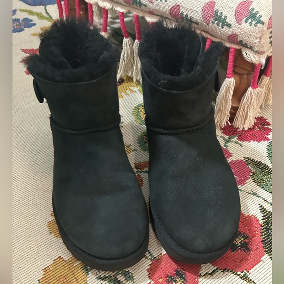 UGG mini bailey button II boots size 9 black suede - Picture 3 of 8